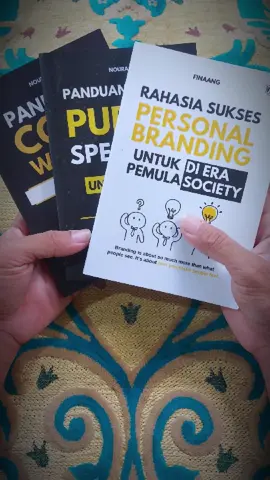 📖 Paket 3 Buku Online ini mencakup keterampilan esensial: Personal Branding, Public Speaking, dan Copywriting. Paket ini membantu kamu membangun citra diri, tampil percaya diri di depan umum, dan menulis iklan yang memikat. Investasi wajib untuk sukses di dunia digital! #SkillDigital #PersonalBranding #PublicSpeaking #Copywriting 