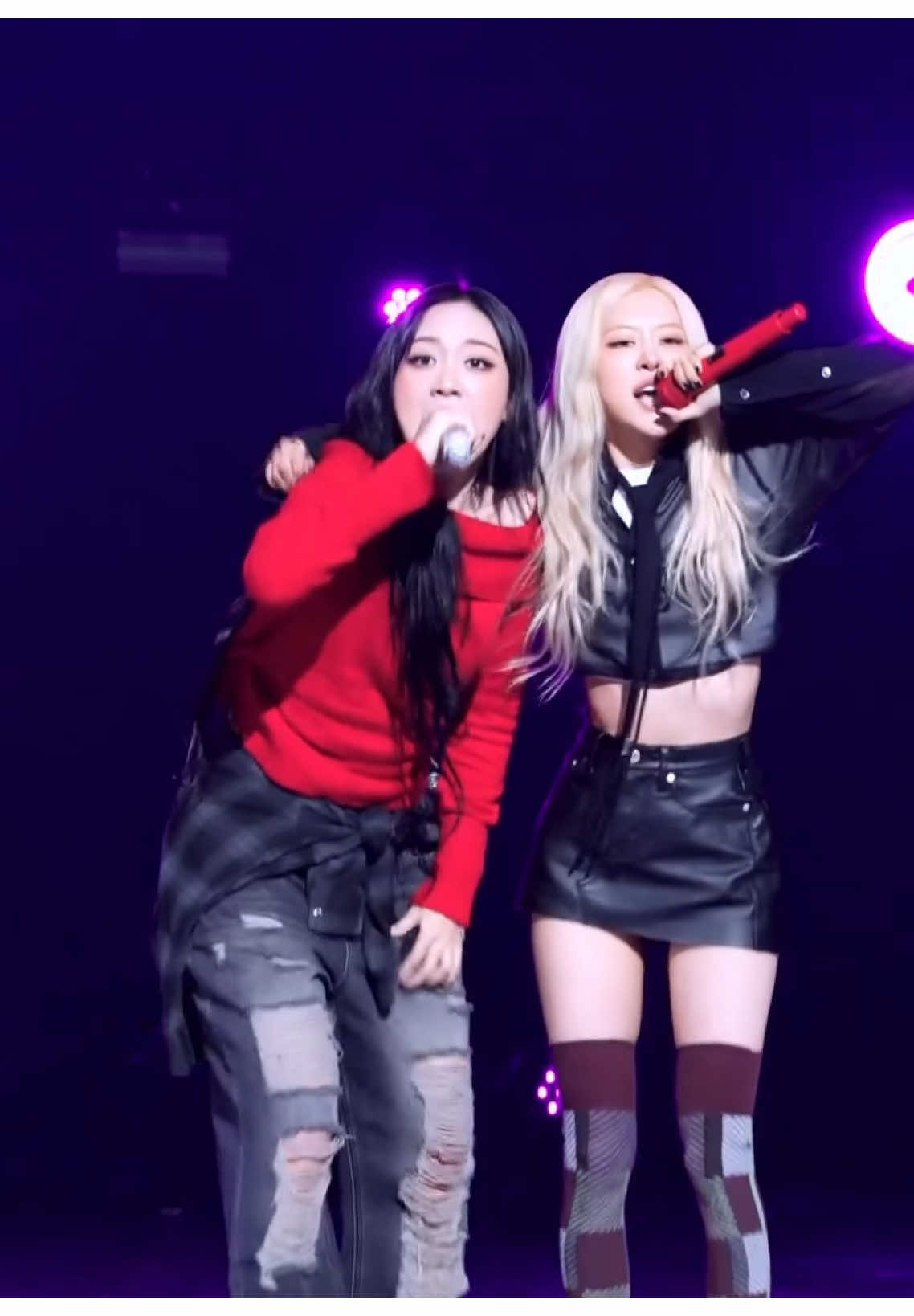 Rosé and Youngji live Performance 🩷⚡️ #Rosé #APT 