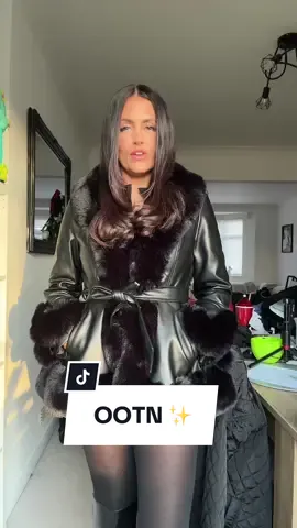 OOTD - For a fun festive christmas night out with the family 🎄♥️ #OOTD #fashion #blackfriday #sales #tiktokmademebuyit #fypp #christmasevent #event #prinvite 