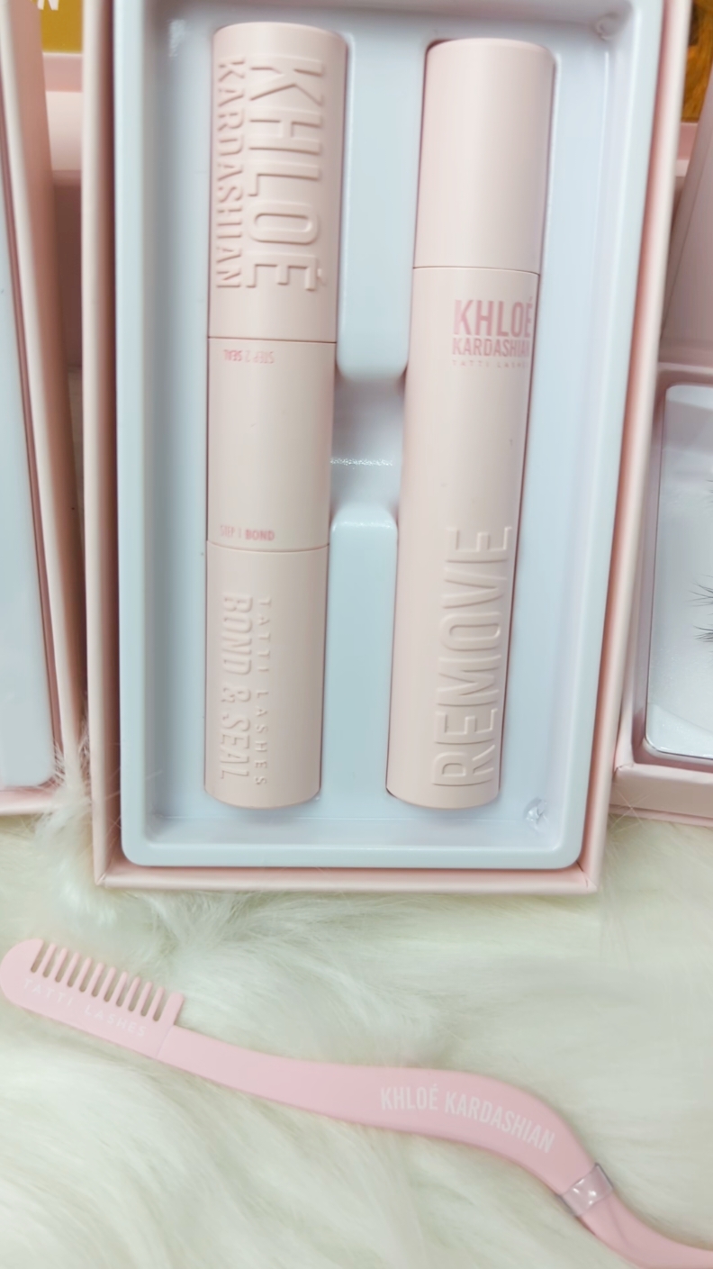 Absolute bargain!🩷 #lashes #khloekardashian #tattilasheslashextensions #tattilashes #beauty #tiktokmademebuyit #blackfriday #blackfridaydeals #christmas #myinfluujourney 