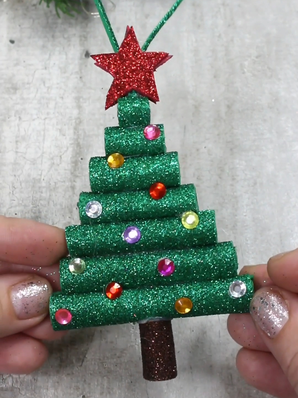 Christmas Tree Decorations 🎄 Decorazioni Natalizie da Gomma Eva Glitterata #christmas #feliznavidad #handmadegifts #diyproject #2024 #handmade #homedecor #natalizio #DIY #christmasdecor 