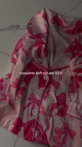 get ready to be in the cutest-softest-coquette pjs for the holidays!! only $10 #tiktokmademebuyit #marianaesquivels #tiktokshopcybermonday #TikTokShopBlackFriday #coquette #pjs #pijamas 