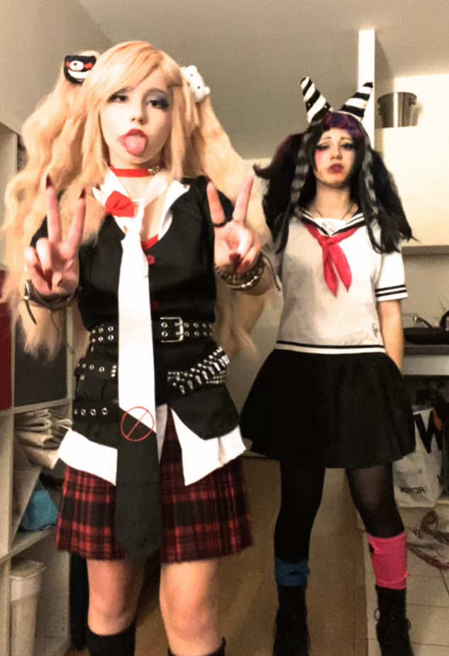 🖤🧸🤍-@~◇•Shino•◇~ @$~Anako~$ #junkoenoshimacosplay #cosplayjunkoenoshima #enoshimajunkocosplay #ibukimiodacosplay #cosplayibukimioda #danganronpacosplay #ibukimiodacosplay #halloween 