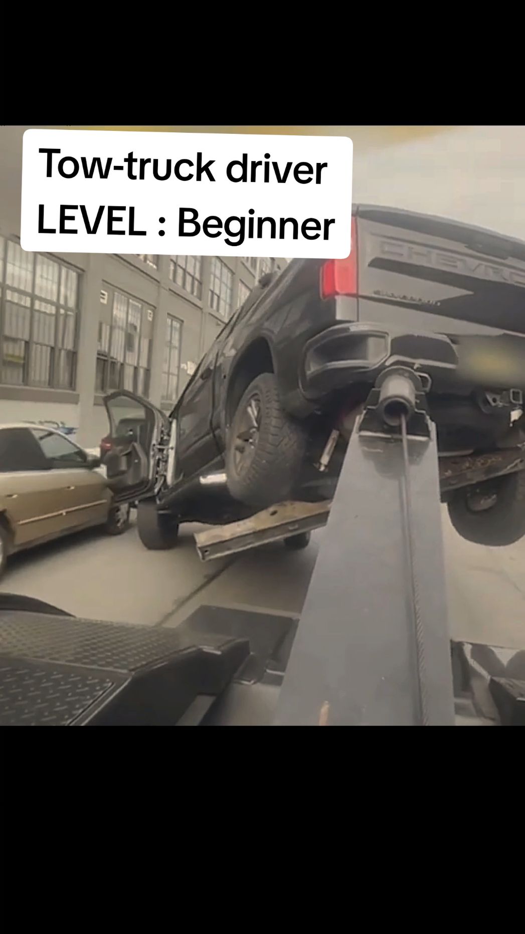 That looks personal... #tow #towtruck #towtruckstories #fail #beginner #beginnerlevel #level #expert #expertise #damage #cardamage #not #donttrythisathome  #rollover #viral #viralvideo #fy #foryoupage 