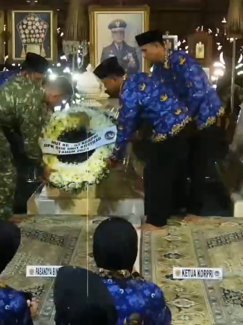 Kegiatan Ziarah & City Tour PNS Kostrad di Kota Solo Dalam Rangka Memperingati HUT Korpri Ke-53 .. 