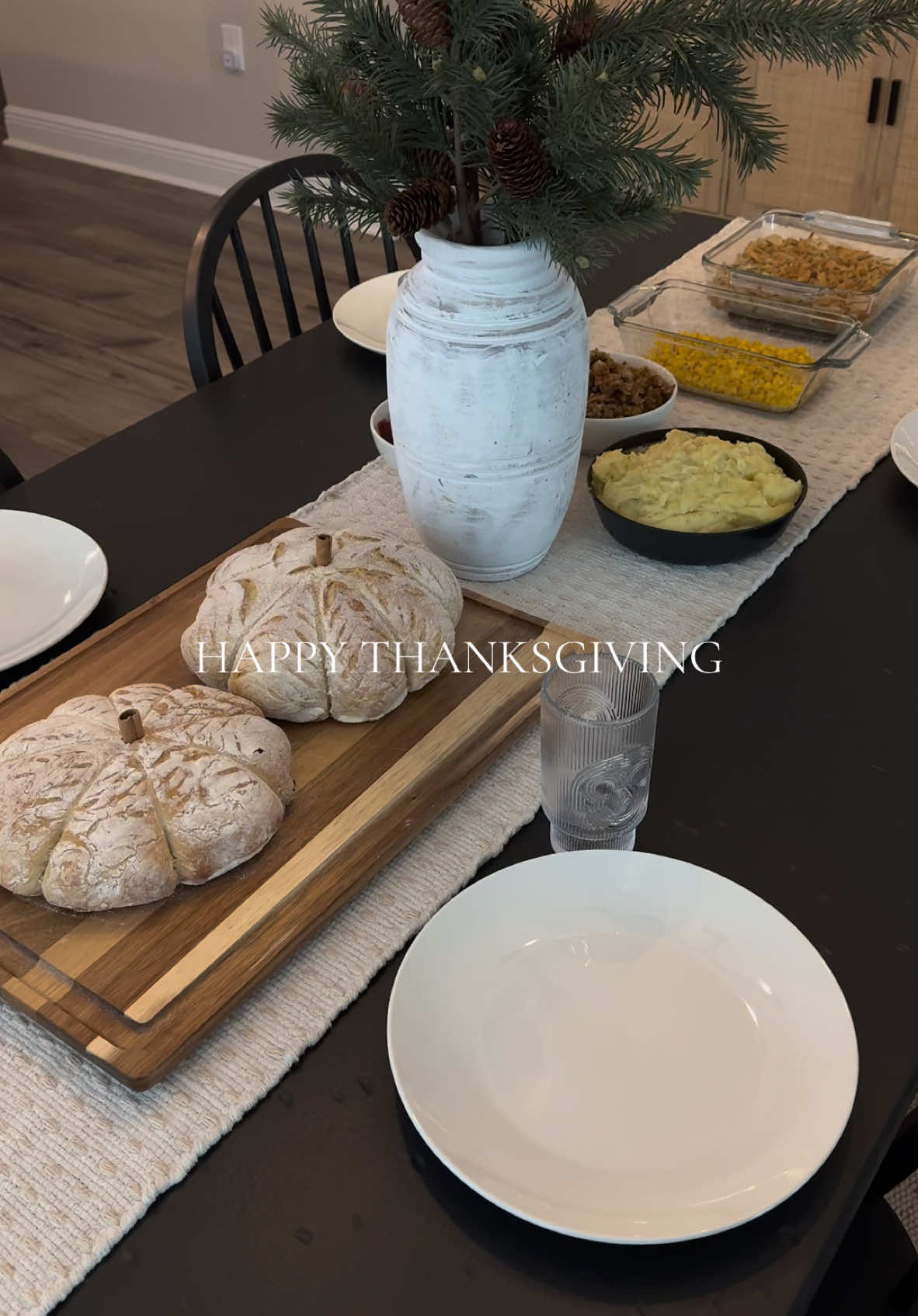 i hope everyone had a safe & fun thanksgiving 🤎✨ #thanksgiving #thanksgivingdinner #sourdough #sourdoughbread #Home 