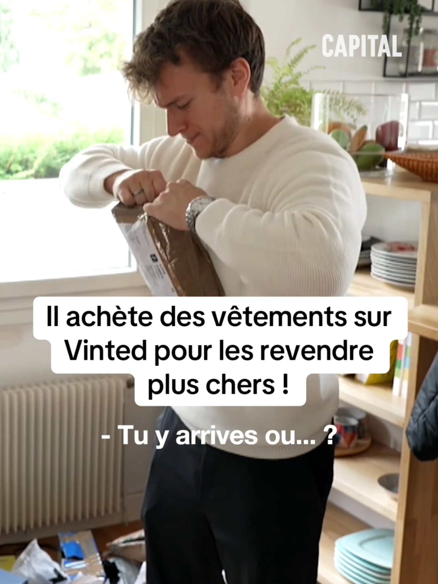 Aymeric et Corentin ont trouvé le bon filon : ils rachètent sur Vinted des vêtements de marque à moindres coûts pour les revendre au prix fort !  📺 #Capital, ce dimanche à 21:10 sur M6 #vinted #secondemain #business #argent #s'informersurtiktok