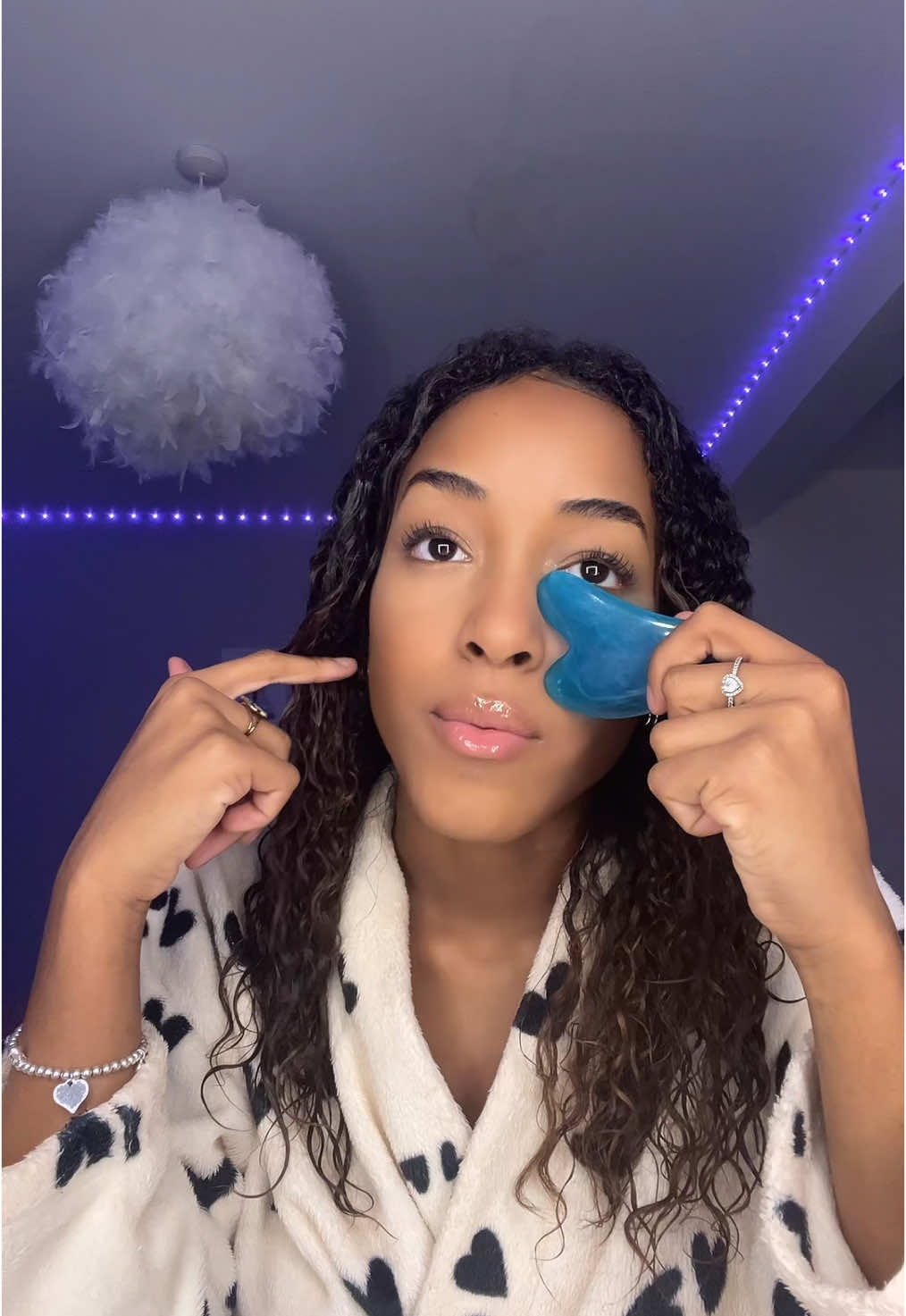 In love with these skincare products 😍 @YIKAVO beauty @B&C Supplier #skincare #skin #clearskin #iceroller #guasha #eyecream #guashatutorial #pr #gifted #prpackage 