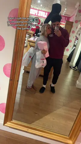 Black Friday #foryoupage #couple #blackfriday #gf #shopping #fyp 