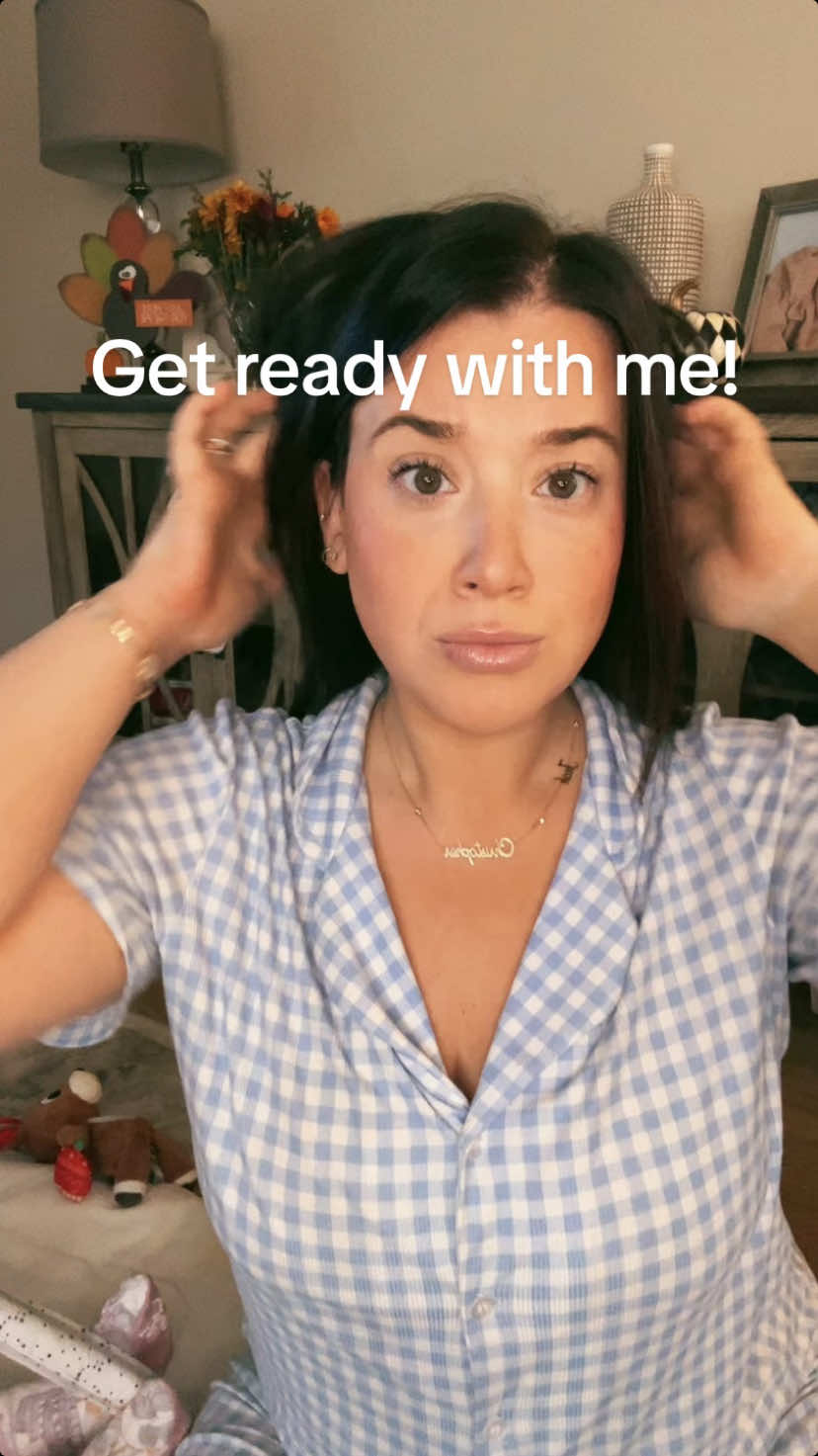 Get ready with me using @rhode skin and @Charlotte Tilbury!!! I used to spend HOURS on my make up and now I’m on the floor doing it as fast as I can. These are my favorite for an easy mom look. #beauty #fyp #rhodeskin #rhode #charlottetilbury #sprinkle #contour #mom #mama #momtok #MomsofTikTok #viral 