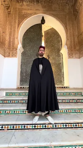 Un petit voyage au cœur de l’histoire avec la mosquée Sidi Boumediene, racontée par un passionné de Tlemcen. 🕌 #tlemcen #tlemceni #mosquee #algerianbarnous #patrimoinealgerien #تلمسان #تلمساني #برنوس_جزائري #مرشد_سياحي #الشدة_التلمسانية #التراث_الجزائري #اللباس_التقليدي_الجزائري_الرجالي #اللباس_التقليدي_الجزائري #guidetouristique #سيدي_بومدين 