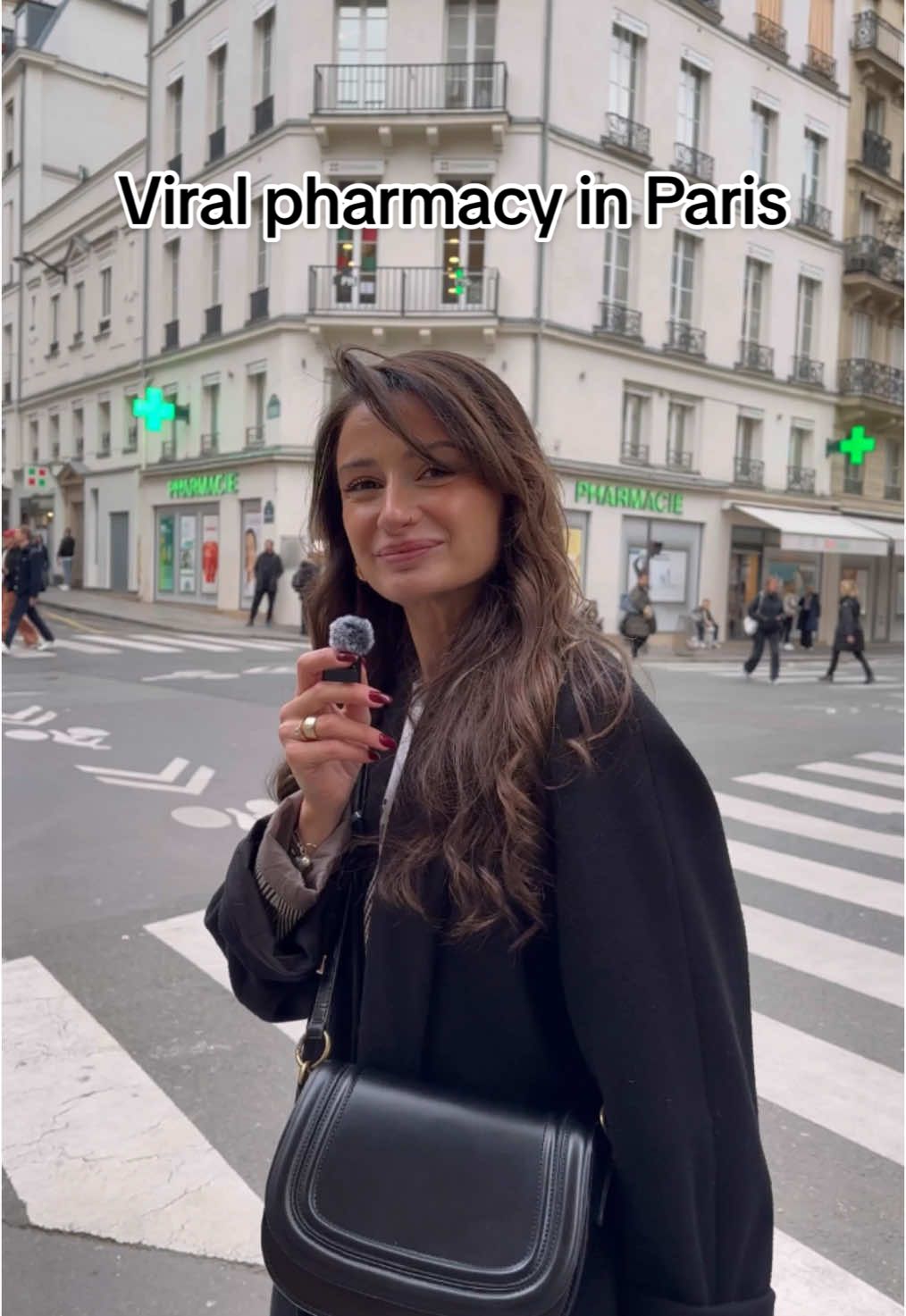 Viral pharmacy in Paris 👄 #paris #france🇫🇷 #travel #beauty #skimcare #pharmacy #cheap #traveling #girls #faceroutine #viral#foryou #foryoupage 