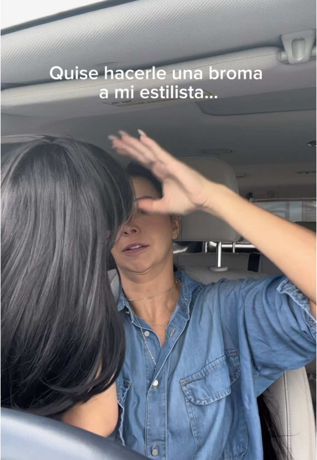 Quise hacerle una broma a mi estilista, pero… 🤭 btw @Eliannys González lleva 3 años cuidando mi cabello 😍🙌 cuando vengas a Miami la tienes que conocer! #hairstyle #prank #parati 