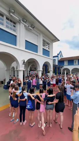 Último dia de aula do terceirão ✨ @csp.terceirao2024  Uma trajetória linda que ficará para sempre guardada em nossos corações. Vocês não estão apenas encerrando um ciclo, mas carregando consigo tudo o que viveram e aprenderam nessa casa Salesiana que sempre será de vocês. Nossa porta estará sempre aberta para recebê-los de volta, onde quer que seus sonhos os levem! 💙 