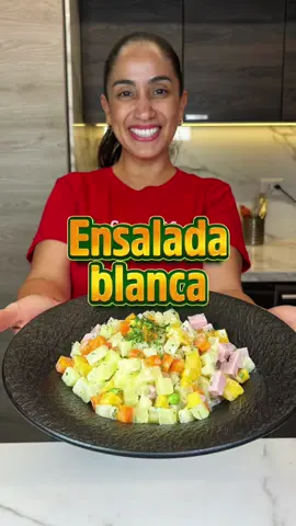 ENSALADA NAVIDEÑA 2 : ENSALADA BLANCA Confía en mí ! Te va a gustar 🤭🥰. Ingredientes Papá sancochada en cuadritos Zanahoria sancochada en cuadritos Jamón en cuadritos  Arverjitas Piña en conserva Durazno en conserva  Mayonesa Perejil  #ensaladasnavideñas #recetasnavideñas #cenanavideña #recetascaseras #recetassencillas #recetasdemama 