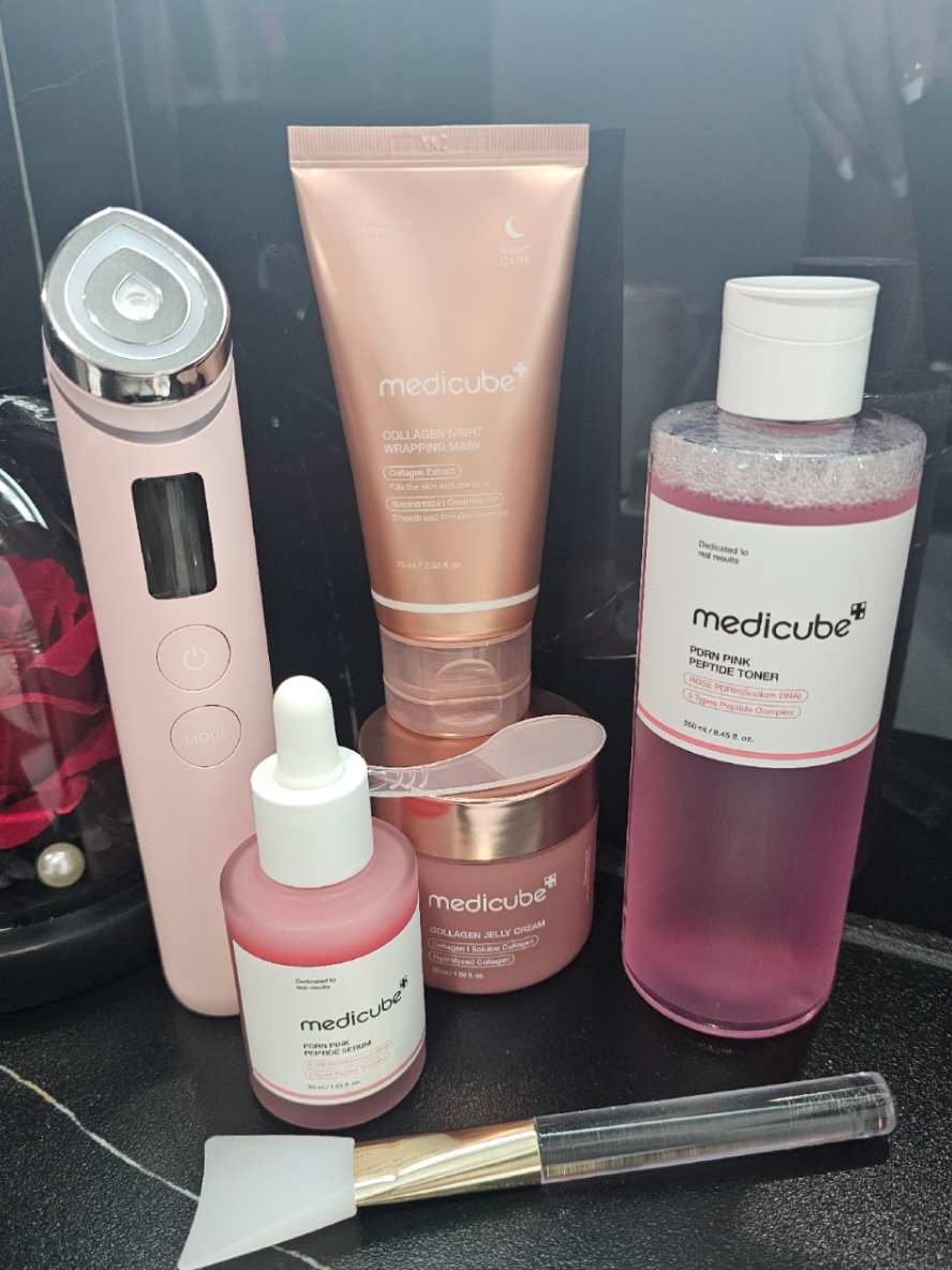 Estoy super contenta, esperaba esto con ansias🤗🤗🤗🥰🥰🥰 Les estaré compartiendo Todo el cambio que valla viendo🤗🤗🥰🥰 Enamoradisima🥰 #skincare #medicube #booster #serun#toner#collagen#fyp #paratii #creatorsearchinsights 