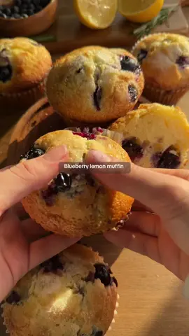 Bakery style Blueberry lemon muffins the recipe is in our blog 🔎 bakery style bluebery lemon muffins ( link in bi0 )  #muffins #blueberrylemonmuffin #food #FoodTok #bakerymuffin