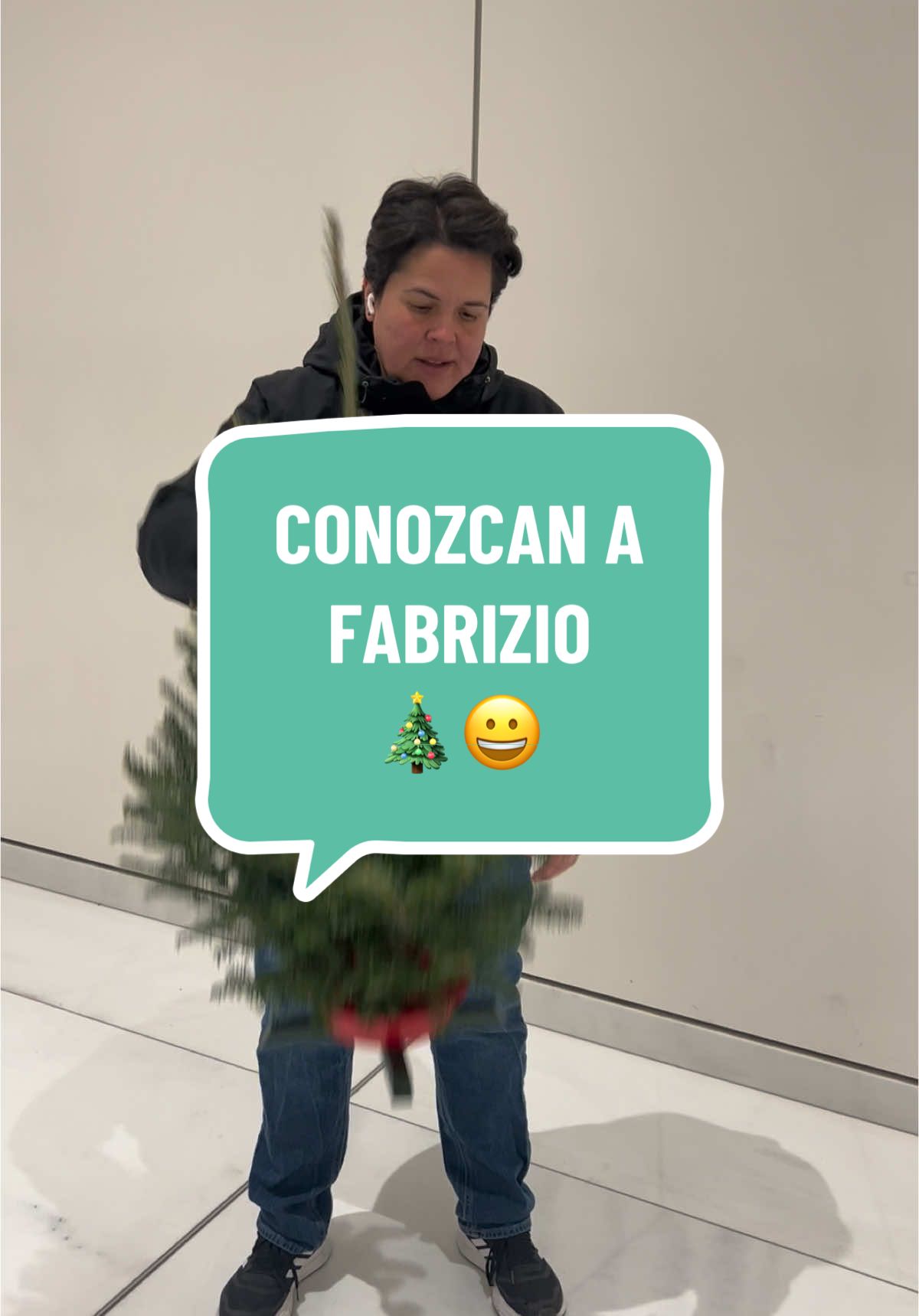 Conozcan a Fabrizio!!! 😀🎄 #fyp #fypage #fypp #tiktokespañol #tiktoklatino #nyctiktoker #nyctiktokers #nyc #nuevayork #newyorkcity #nycity #newyork #tiktokny #boricuasporelmundo #boricuas #welcometonewyork #iloveny #ilovenyc #christmas #navidadentiktok #navidades #navidad #holidayseason #christmastree #nyny #manhattan 