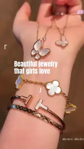 I don't want to be tempted either♨but this butterfly necklace is so special❗ The Van Cleef & Arpels white mother-of-pearl butterfly necklace is so beautiful The white mother-of-pearl butterfly is so delicate Wearing it in summer is like 