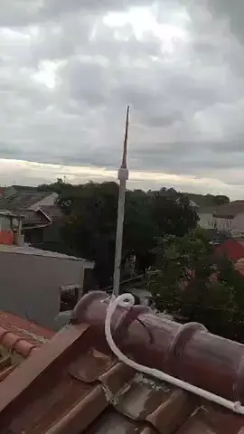 Lindungi rumah anda dari sambaran petir dengan paket murah konvensional 4 AIP, 3 tombak atas dan 1 tombak bawah. 