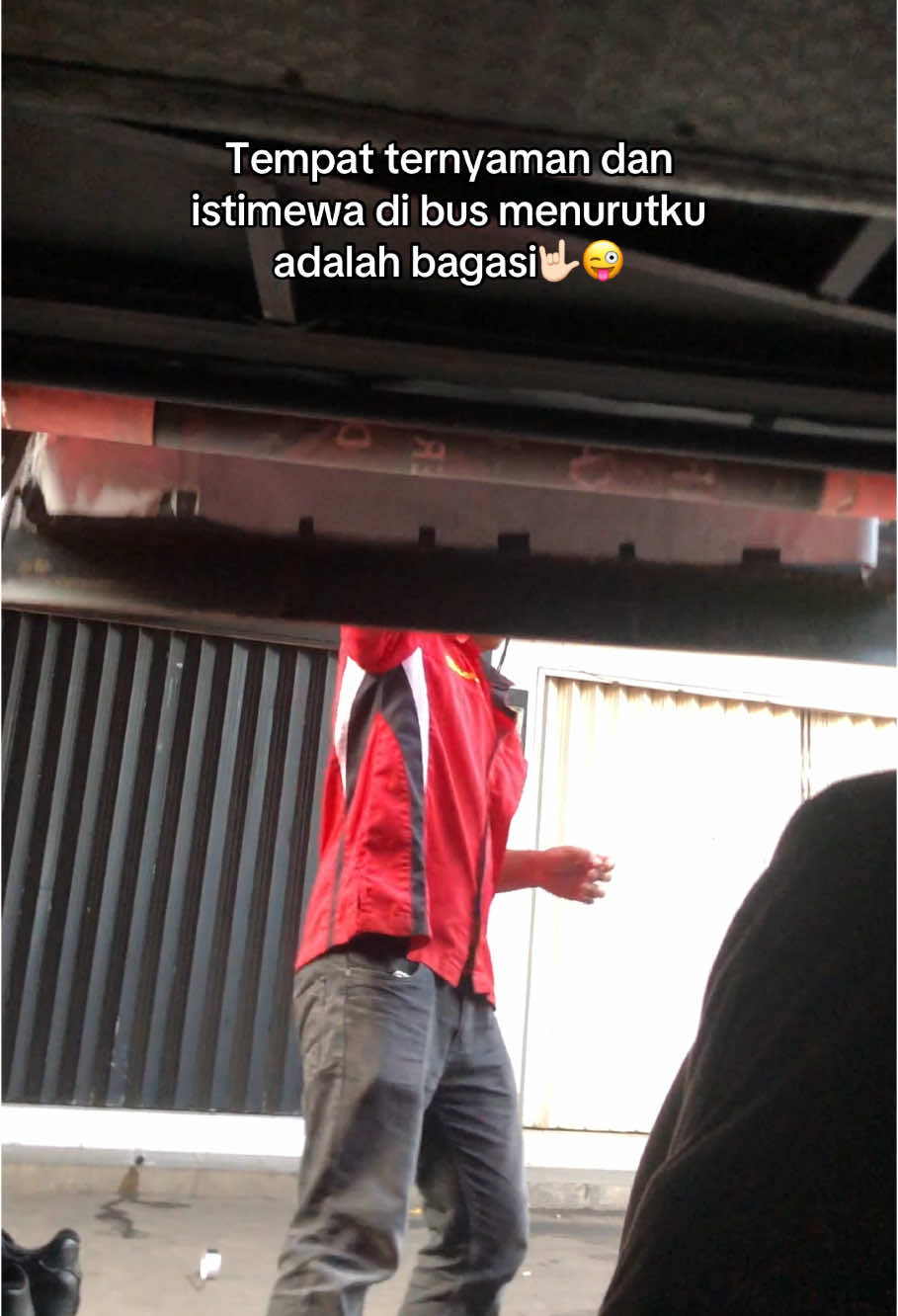 Kamar berjalan😁🤙🏻 #fypシ゚ #fyp #storybus #videobus #busmania #buspariwisata #berandatiktok #tiktokpelitfyp 