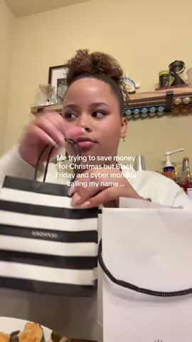 Not tje thanksgiving plate in the corner 🙏😭@Pandora @sephora #blackfriday #blackfridaysale #blackfrodaydeals #sale#cybermonday #blackfridayearlydeals #shopping #fyp #blowup #makemefamous #fypシ #shoppinghaul #shoppingaddictioncheck #creatorsearchinsights 