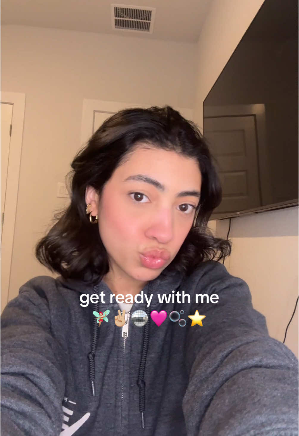 grwm + ansiedad por el black friday que terminó en tres compras online 🙂‍↕️ #fyp #paratiii #viral #contenido #contentcreator #grwmmakeup #getreadywithme #grwm #grwmchitchat #beauty 