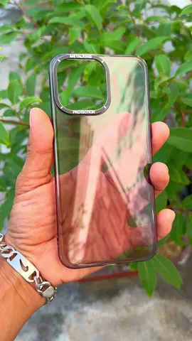 ốp cứng trong suốt cụm camera nhô cao kim loại #familycase #opiphone #oplungdienthoai #optrongiphone #oplungkinhcuongluc #optrongsuot 