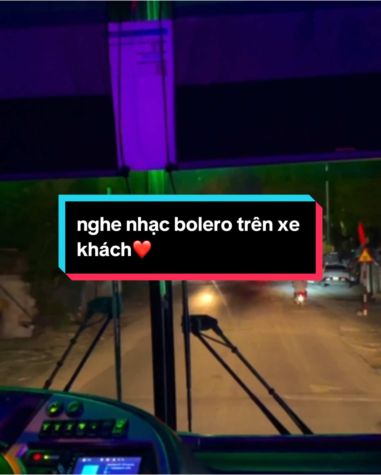 đi xe khách chỉ muốn nghe nhạc bolero thôi ❤️❤️ #xuhuongtiktok #xekhachphuongtrang #futabusline_19006067 #xekhachvietnam #thaifuta #futanhatrang #anhloxe #nghenhacvuive 