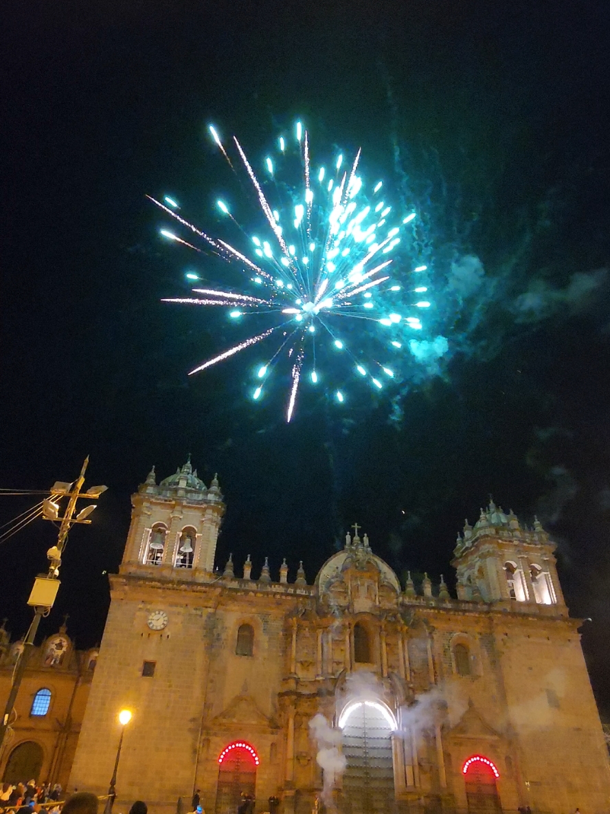 #cusco #cusco_peru🇵🇪 #fiestas  #martingarrix #electronicmusic #machupicchu