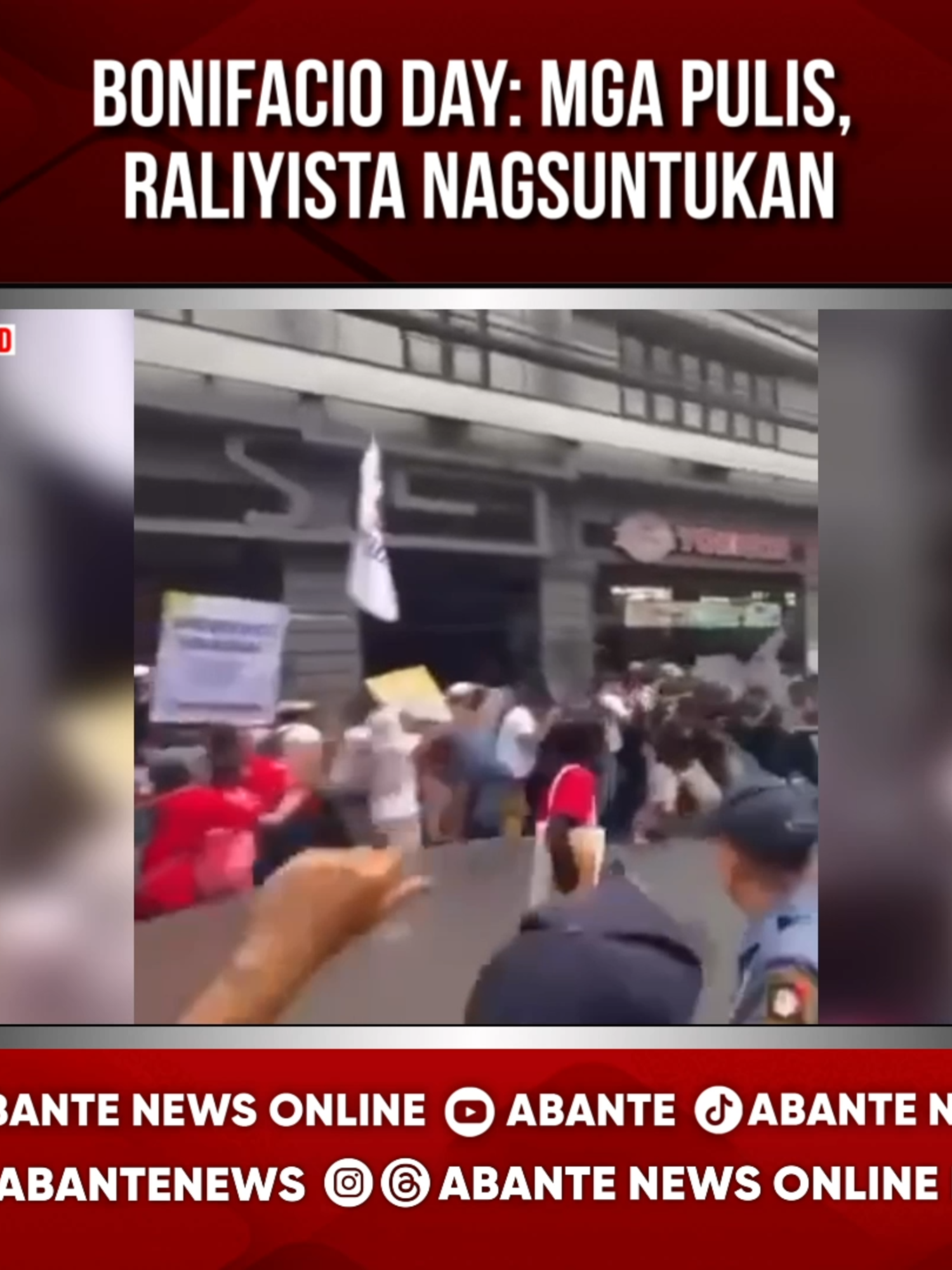 Nagkaroon ng tensiyon at nagpang-abot ang mga nagmartsang militanteng grupo na patungong Mendiola, Maynila at mga miyembro ng Manila Police District (MPD) sa bahagi ng Recto Avenue sa nasabing lungsod ngayong Bonifacio Day. #DWAR1494 #NewsPH #BonifacioDay #MPD