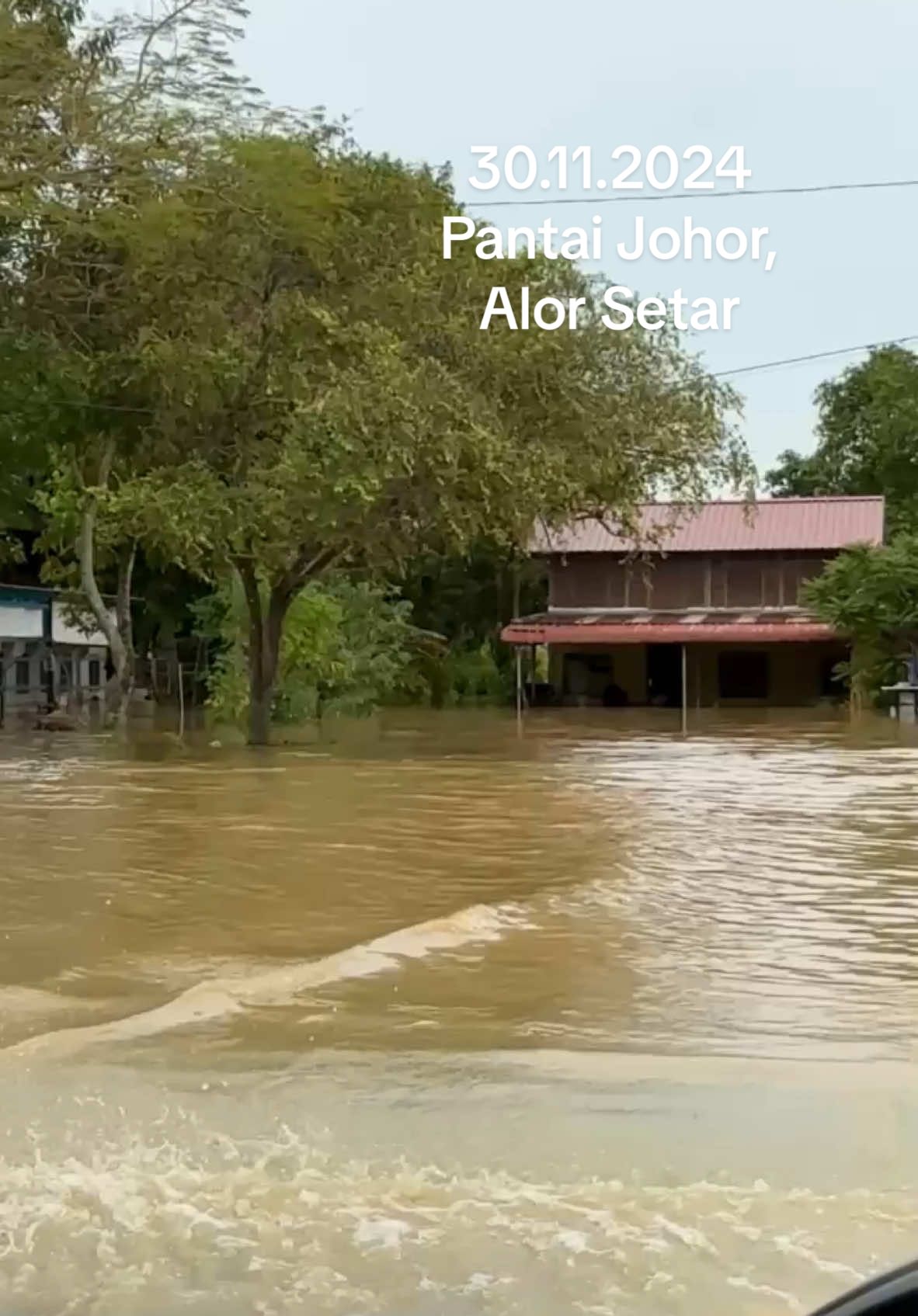 30.11.2024 Keadaan sekitar Pantai Johor, Alor Setar  Wahai Bumi Telanlah Airmu Dan Wahai Langit Berhentilah Dari Curahan Hujanmu