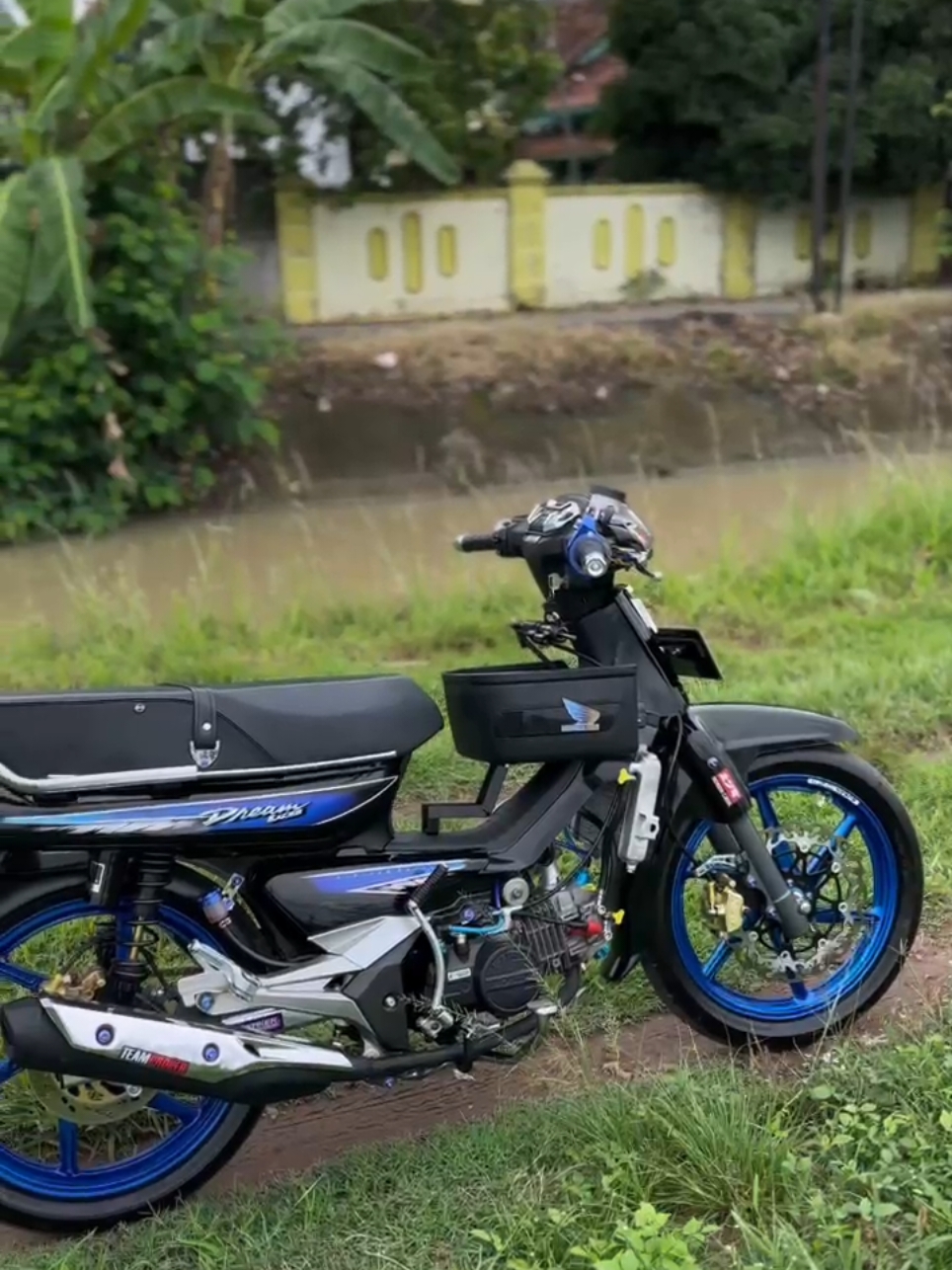 📸pingger kali  . . . . .... ... . #astrea #astreagrandindonesia #astreamodifikasi #modifmotor ##astreagrand #fypage #vtviral #soundviral #cbindonesia #herex #lampung #kotametro 