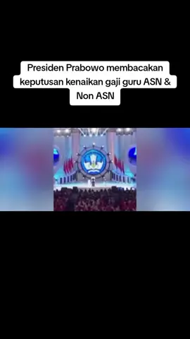 Presiden Prabowo menaikkan gaji guru ASN & Non ASN di tahun 2025. #prabowo #presiden #prabowopresiden2024 #gurunasional #gurutiktok #viral #fyp 