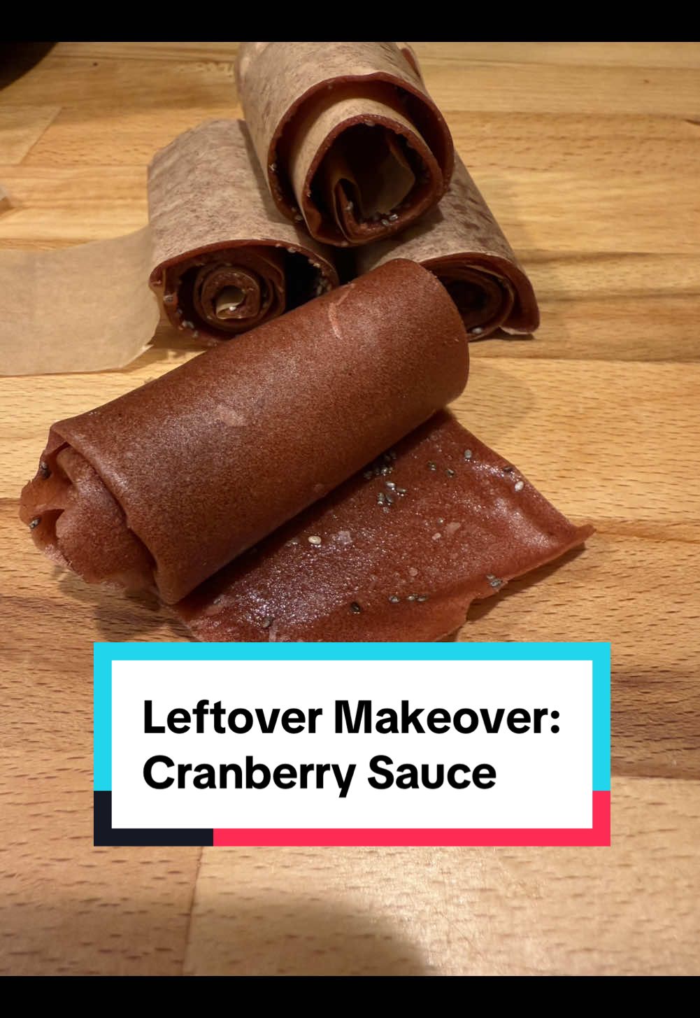 #leftovermakeover #fruitleather #fruitrollups #fyp #thanksgiving #EasyRecipes #snacks #trending #makeleftoversgreatagain #dyefreeforkids #foryoupage #cranberrysauce 