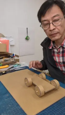 #あいだっこ師匠 #cardboard #ダンボールアート