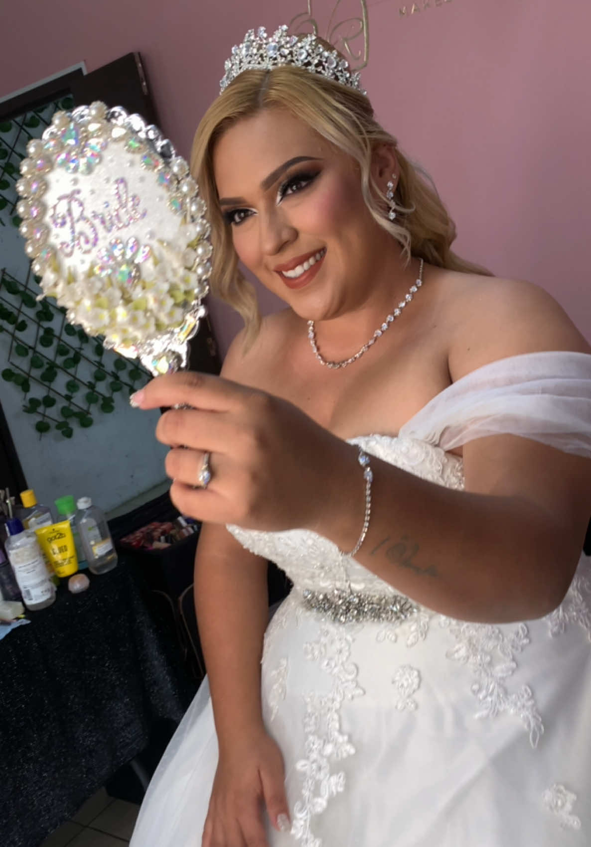 Asi de bellas y radiantes lucen nuestras novias el dia de su evento💍🥰✨👰‍♀️..,,, agenda abierta 2025 #fyp #bride #bridemakeup  #paratiiiiiiiiiiiiiiiiiiiiiiiiiiiiiii 