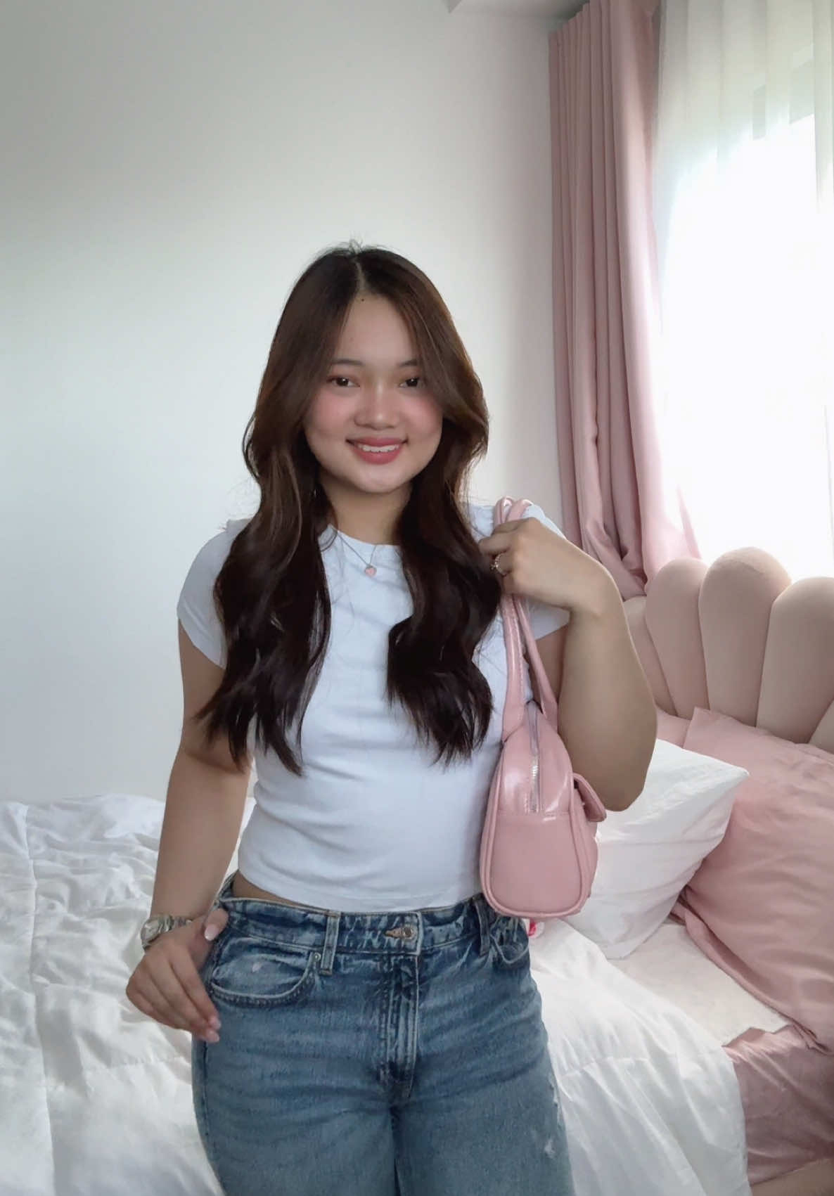 cutesy bags from Shopee! surprisingly fits a lot!! search CHOICE KIA to enjoy Shopee Choice Day! 💋🛍️