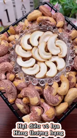 HẠT ĐIỀU VỎ LỤA TPFOODS - Giòn tan 🤤 🔸Điều nguyên vỏ được rang mộc 100% với muối. 🔸Là hàng xuất khẩu loại 1, không ỉu_hôi, rang mới mỗi ngày, ăn bao ngon. --------- 👉 Sản phẩm có sẵn trong giỏ hàng của Ăn vặt Tpfoods. #xuhuong #ticktok #anvat #hatdieu #hatdieurangmuoi 