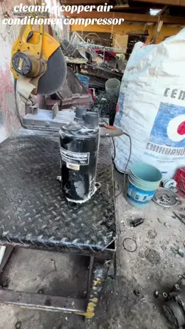 cleaning copper air conditioner compressor#cobre #metales #aluminium #foryoupage❤️❤️ #paratiiiiiiiiiiiiiiiiiiiiiiiiiiiiiii #fyp #chatarra 