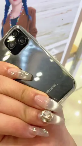 Replying to @R⃠🄰Ⓘ︎  🇰a͜͡n͜͡x͜͡a͜͡ #aayo hai arko iphone hehee mann paryo vane lina saknu hunxa la ✍️🙏#tiktokmademebuyit #tiktokshopuspa 🚚🎁🥰