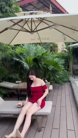 Có anh nào yêu chị không ...😜