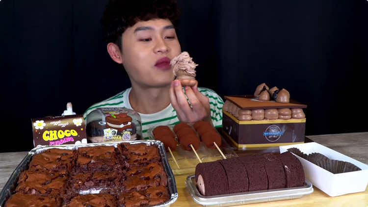 Chocolate Dessert 🍫 Ice Cream Cake Brownie Bread MukBang! #asmr #asmrvideo #mukbang #bonggil #mukbangbonggil #asmrsegments #food #asmrfood #foodblogger #koreanfood #foodchallenge #eatwithbonggil #tiktokfood #foodvideo #foryou #fyp #foryoupage #fypシ゚viral #explore #yummy 