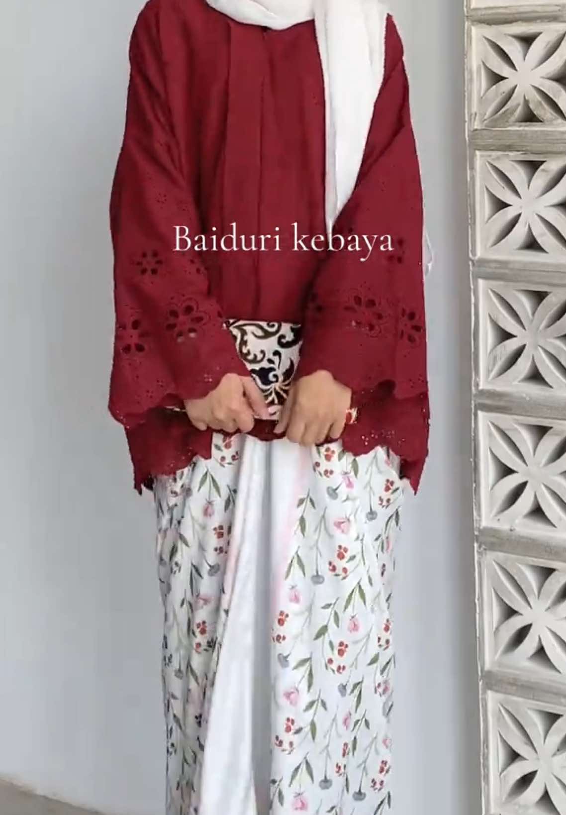 Cantiknya warna maroon😍✨ kebaya eyelet ni simple je #aairabeclassy #bajurayamurah #bajukurung #kebaya #bajuraya #kebaya #embroidery #eyelettop 