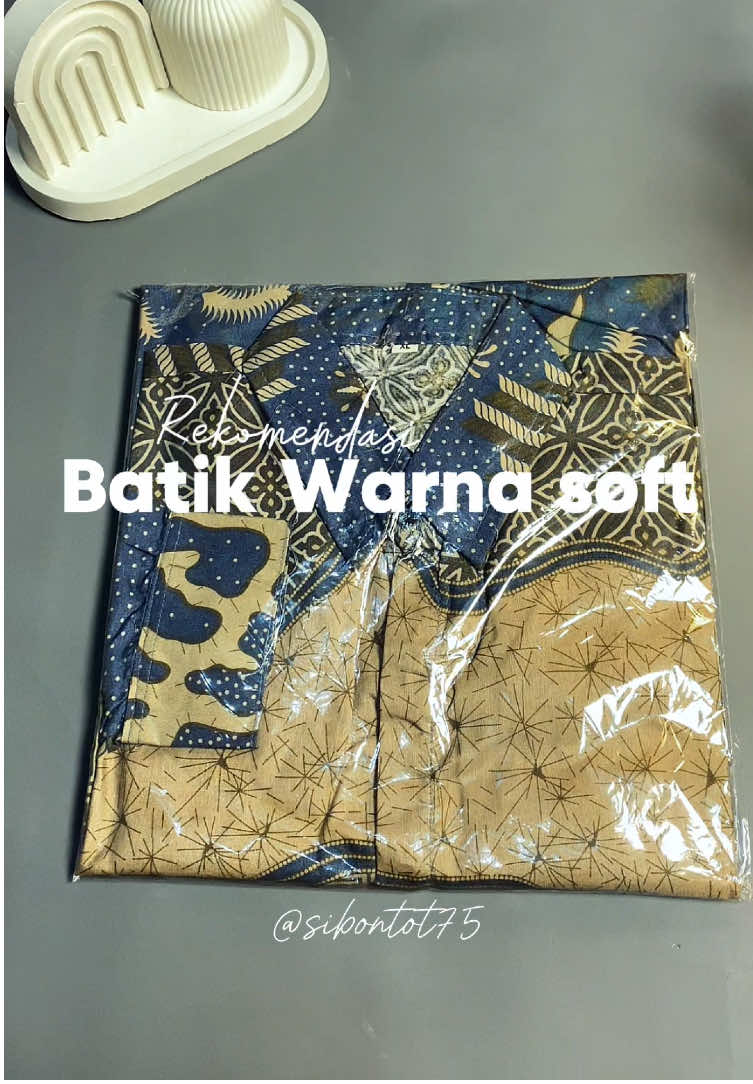 tak kasih rekomendasi batik warna soft cakep jatuhnya kek motif2 mahal yaa😍🫶🏻#kemejabatik #batik #kemeja #kemejadenim 