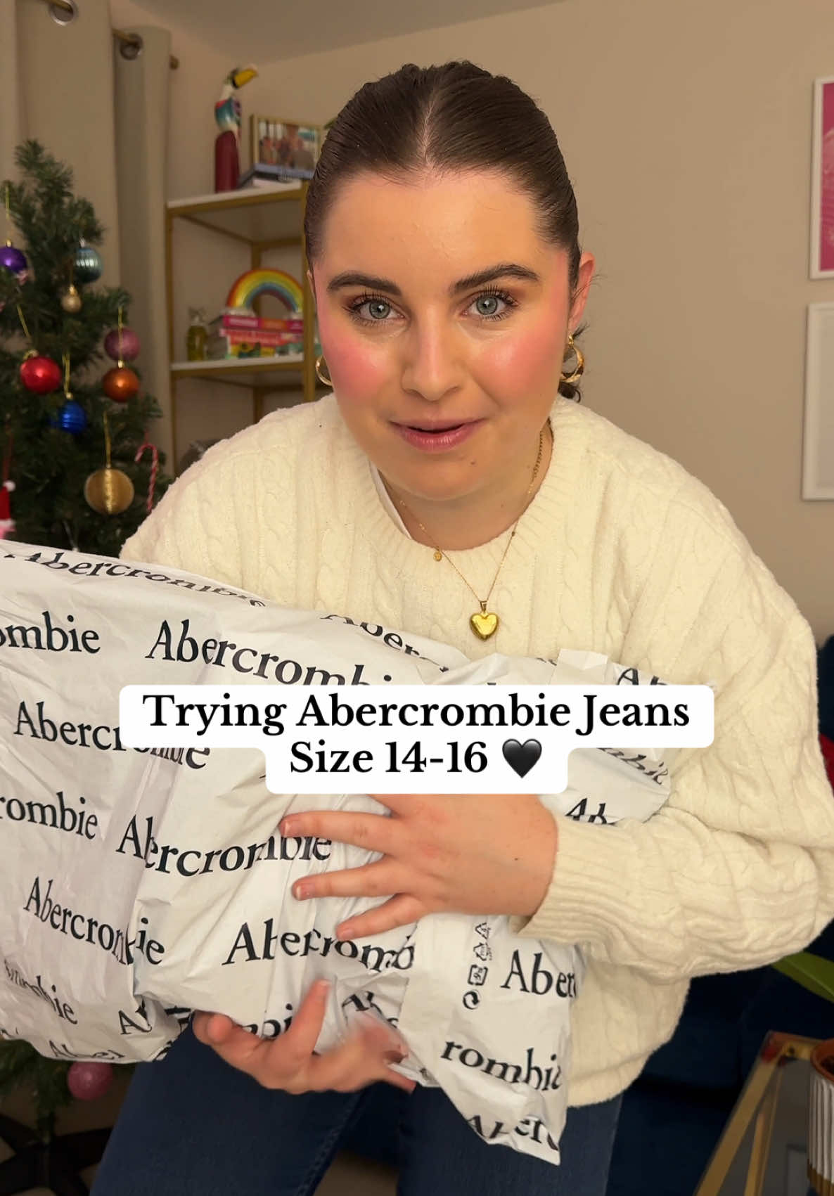 A SUCCESSFUL Abercrombie Jean try on!! 🖤✨  Will link the exact jeans i wear on my LTK: AbiNunn I wear a Waist: 31 Length: Short #abercrombie #abercrombiejeans #abercrombiehaul #midsizefashion 