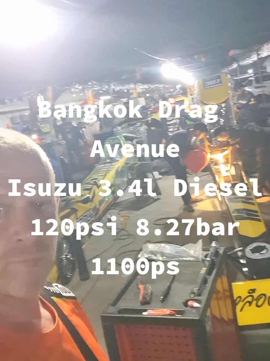 Isuzu 3.4l Diesel 120psi 8.27bar 1100ps #bangkokdragavenueคลอง5 #dragdieselthailand #สนามแข่งรถคลอง5 #ในสนามแข่งเท่านั้น #สนามแข่งรถบางกอกแดรกอเวนิว #dragdiesel #dragracethailand #dragrace #dragster #isuzu_thailand #isuzu #biturbo #bigturbo #nos #thailandracing #thailand #thailand🇹🇭 #pathumthani #foryour #foryourpage #foryourpages #fyp #fypviral #fypfiralシ #1000ps #dieseldragster 