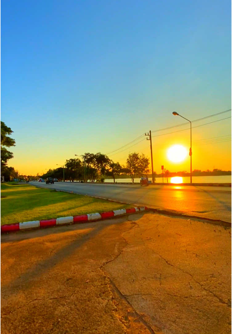 #ท้องฟ้า #วิวบ้านนอก🍃 #ธรรมชาติบําบัด #สตอรี่_ความรู้สึก😔🖤🥀 #typ #เธรด #ดันขึ้นหน้าฟีดที @TikTok 