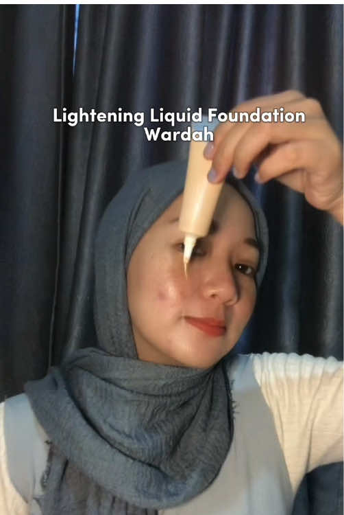 Wardah Iightening Iquid Foundation in Shade 01 (Neutral Fair) @Wardah Beauty Official  #wardahbeauty #wardah #liquidfoundation #wardahliquidfoundation 