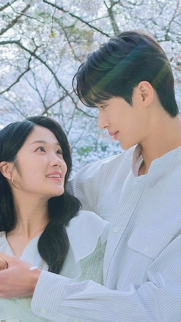 Que casal😍♥️#adoravelcorredora #lovelyrunner #kdrama #byeonwooseok #dorameirasdeplantao #doramas_asiaticos #doramascoreanos  #kimhyeyoon #kdrama #edit #ryusunjae #imsol #fyp #fouryou #CapCutAmor #CasalViral #CapCutCasal #CapCutAmor 